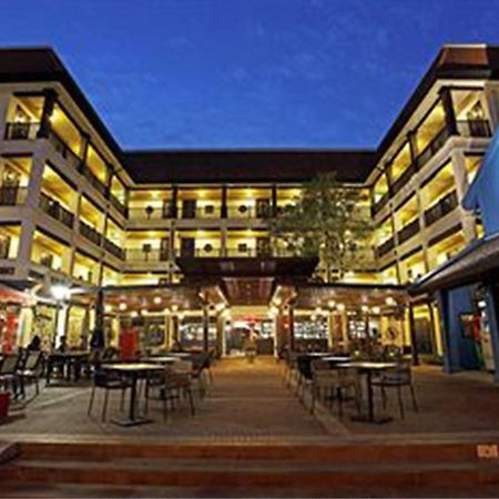 Baan Chart Hotel Bangkok Exterior foto