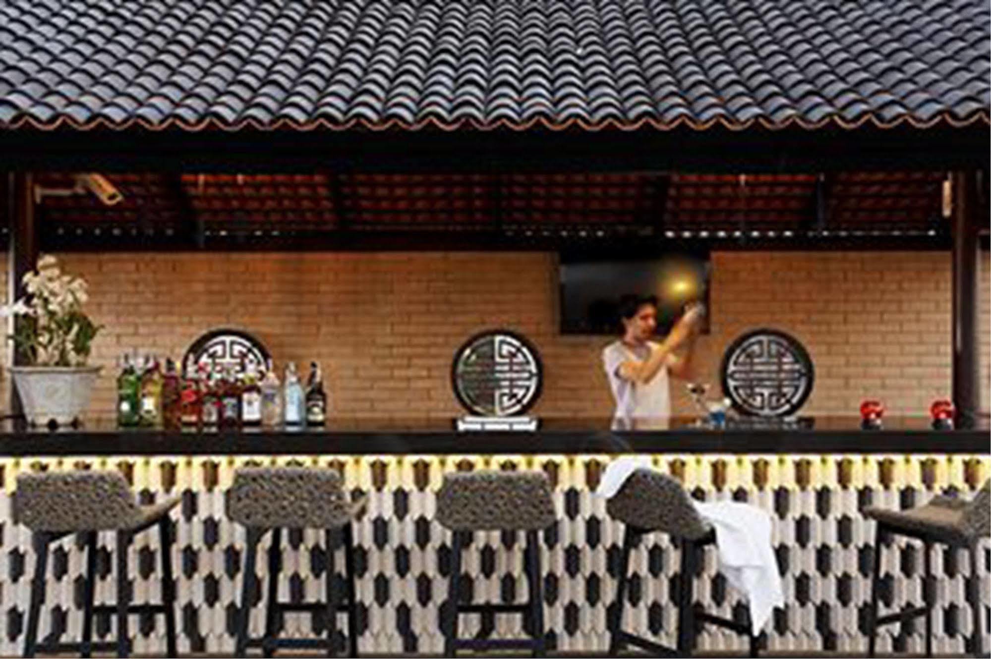 Baan Chart Hotel Bangkok Exterior foto